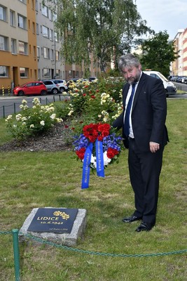 Praha 4 si připomněla lidickou tragédii Obrázek 1