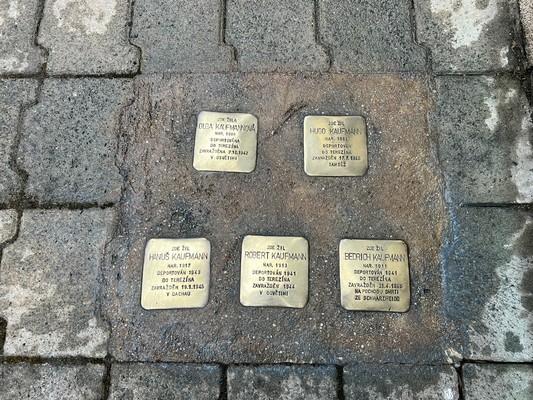 Zástupci Prahy 4 opět uctili památku obětí holocaustu Obrázek 1